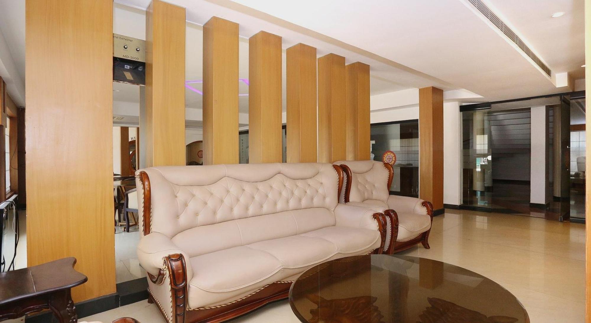 Super Townhouse Dona Castle Hotel Kollam Buitenkant foto