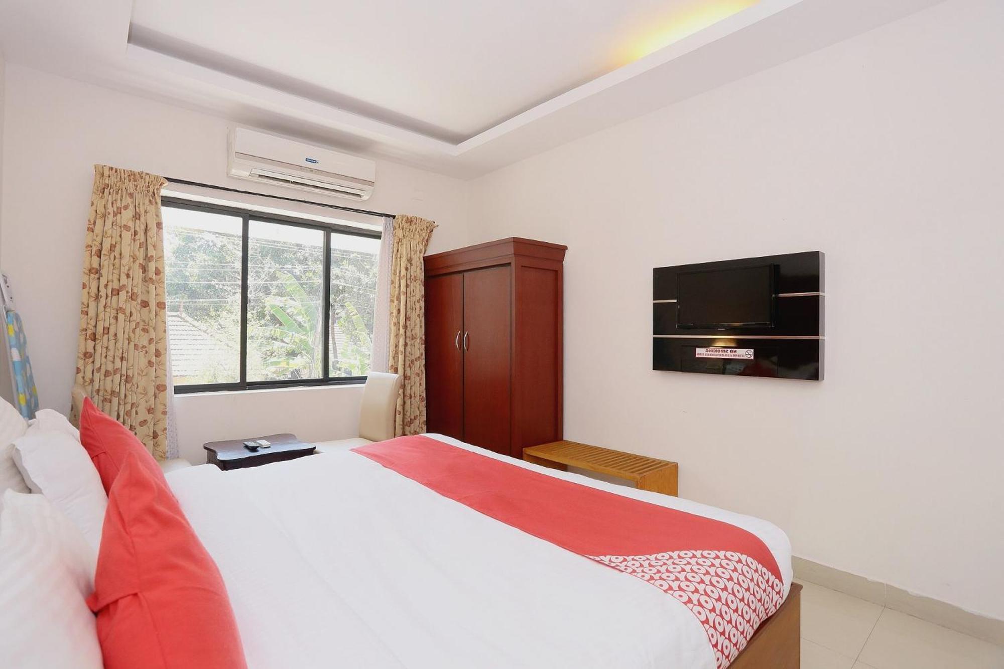 Super Townhouse Dona Castle Hotel Kollam Buitenkant foto