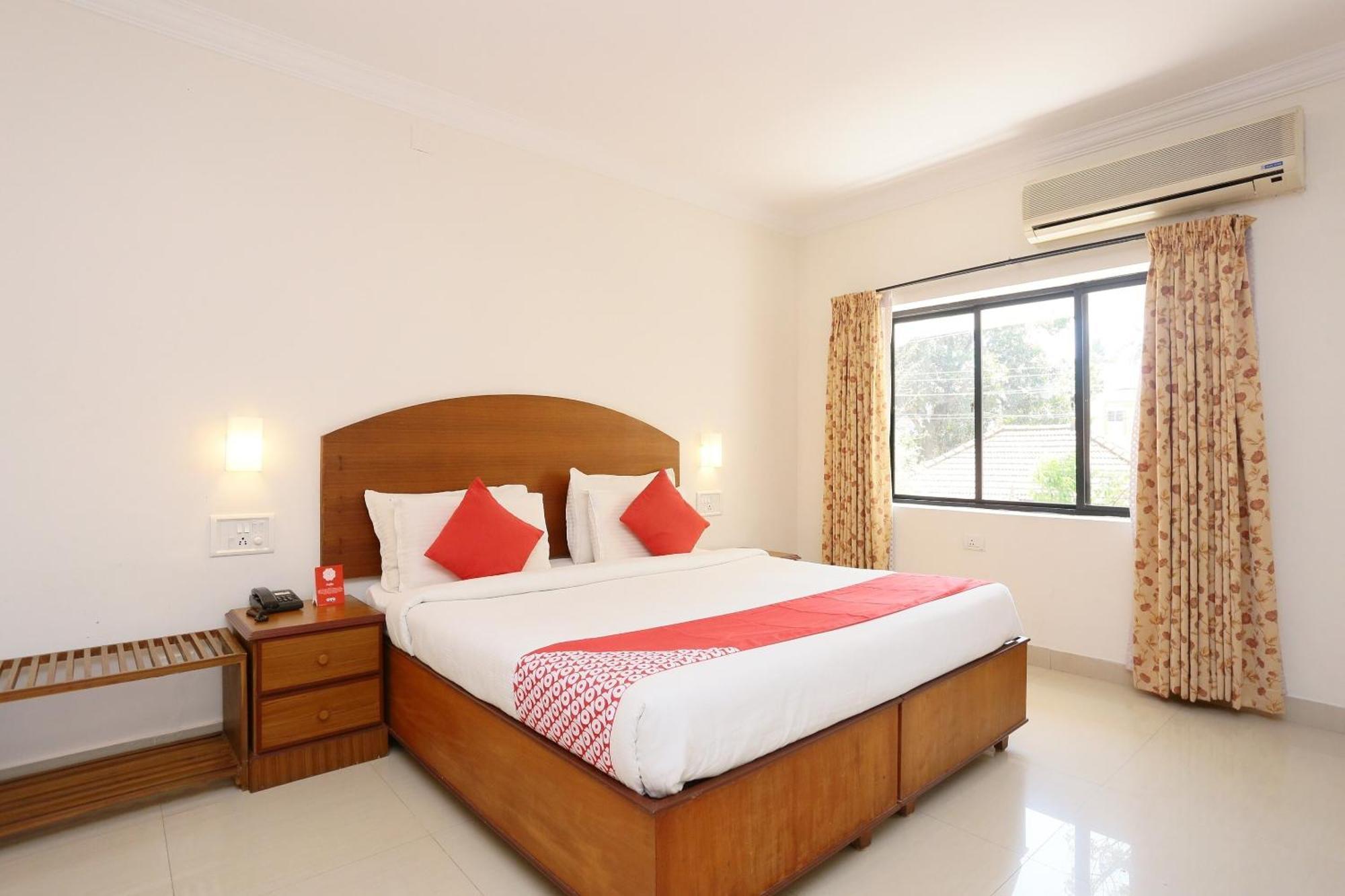 Super Townhouse Dona Castle Hotel Kollam Buitenkant foto