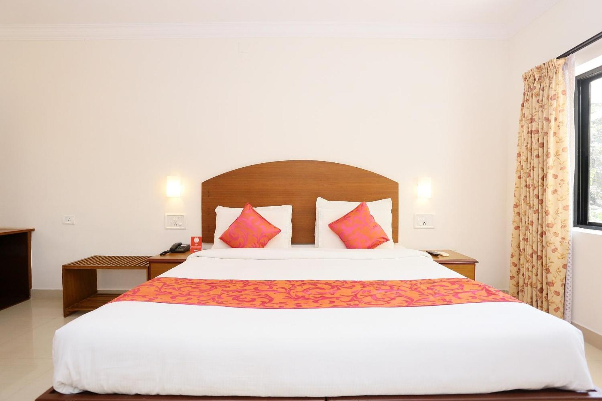 Super Townhouse Dona Castle Hotel Kollam Buitenkant foto