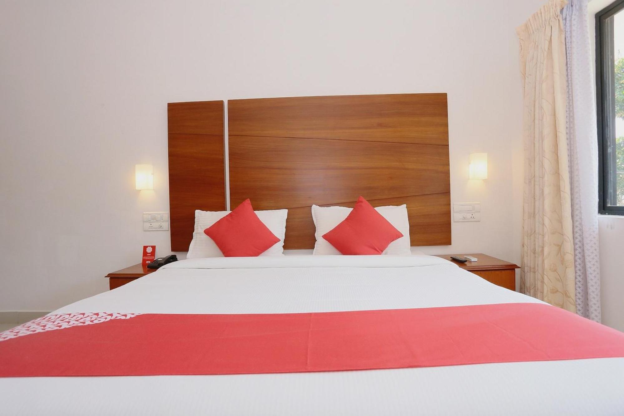 Super Townhouse Dona Castle Hotel Kollam Buitenkant foto