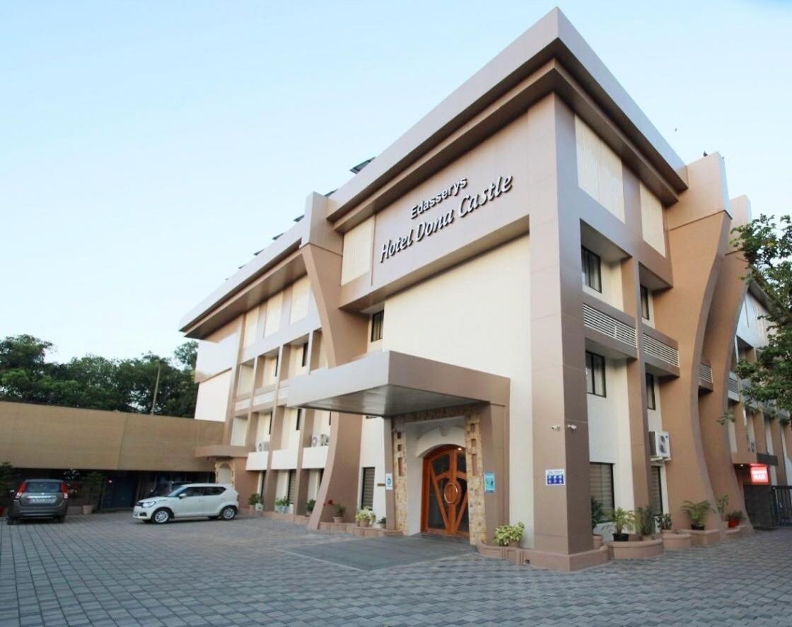 Super Townhouse Dona Castle Hotel Kollam Buitenkant foto