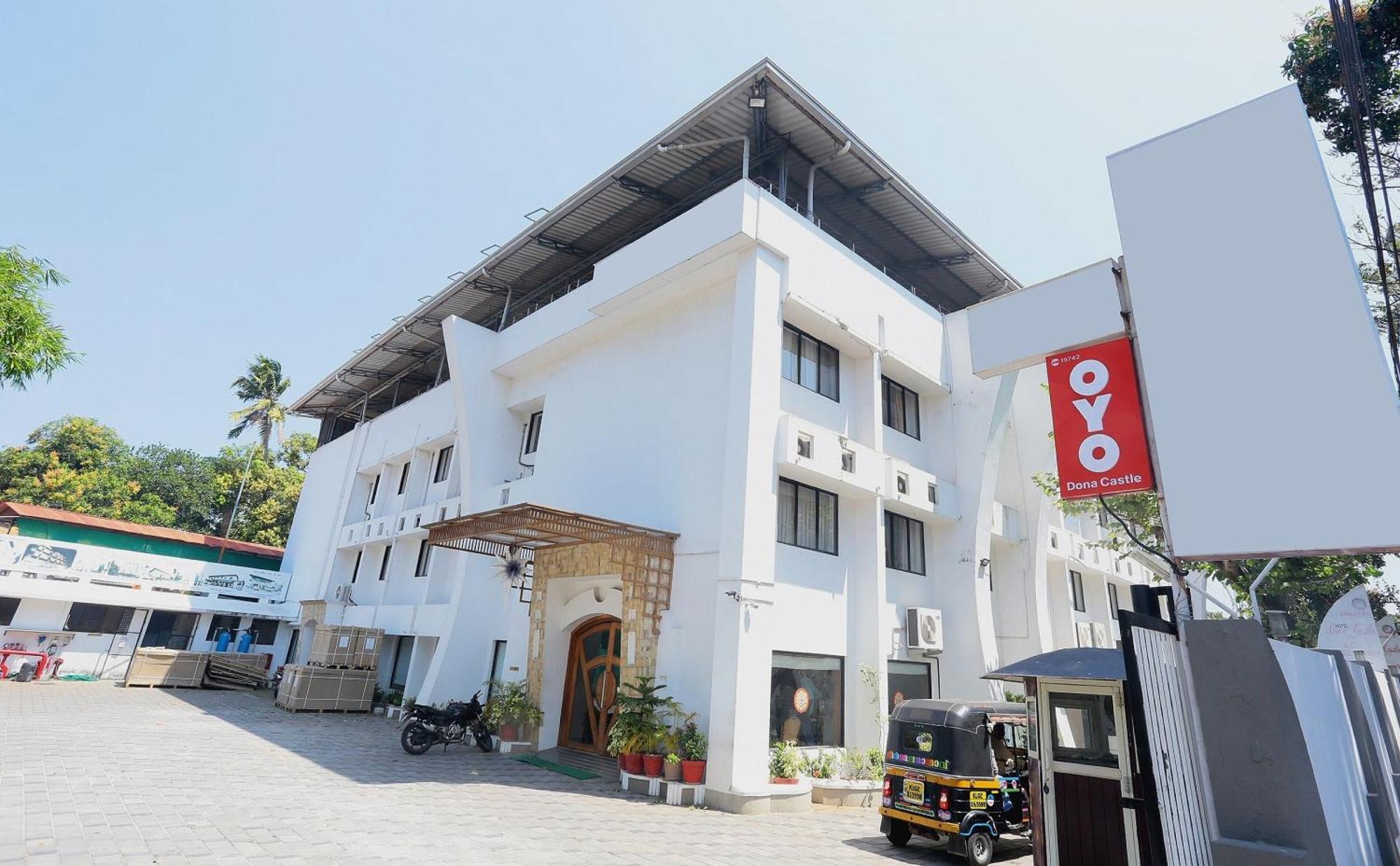 Super Townhouse Dona Castle Hotel Kollam Buitenkant foto