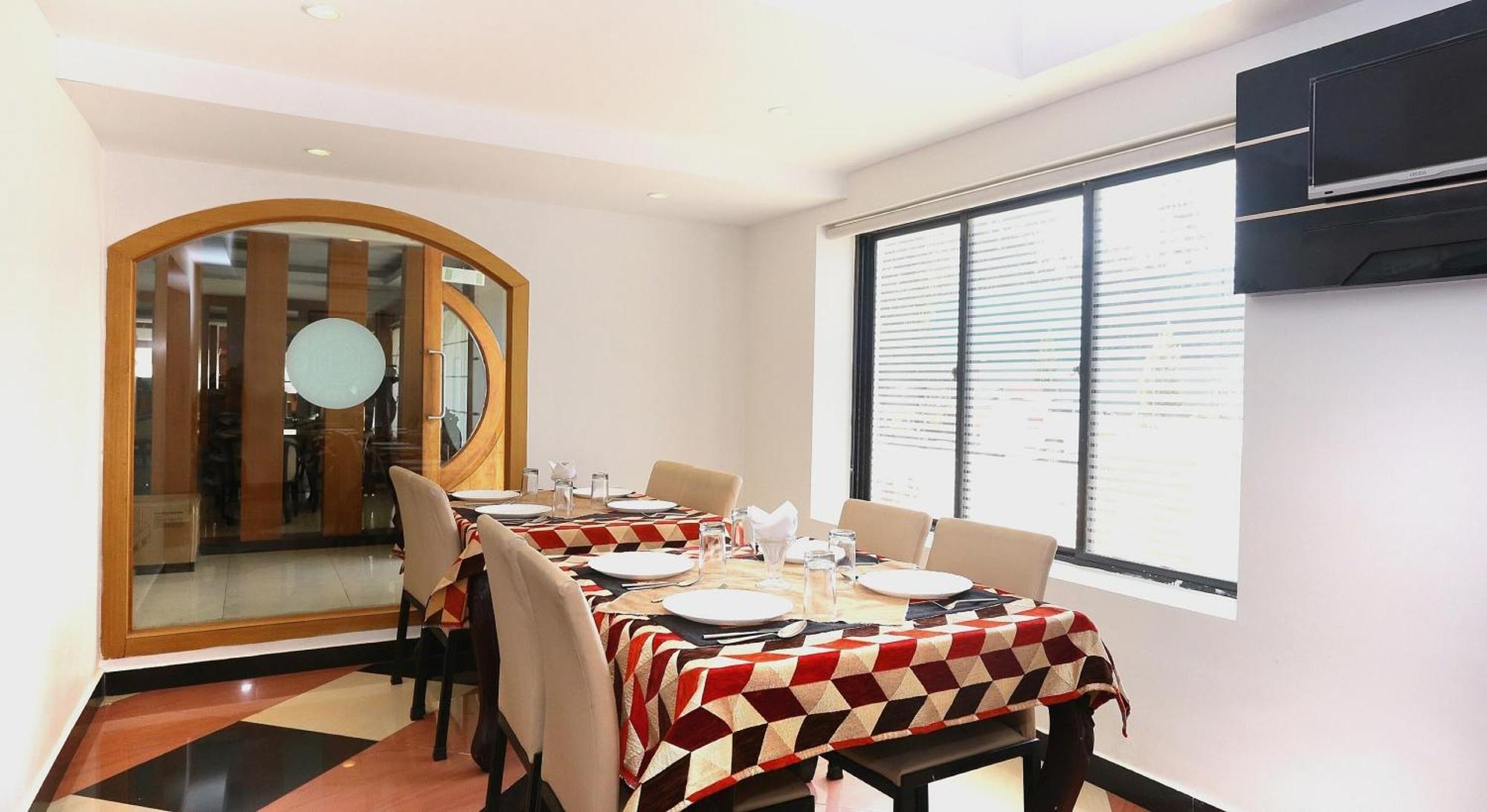 Super Townhouse Dona Castle Hotel Kollam Buitenkant foto